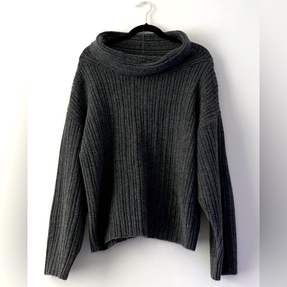 Off-the-Shoulder Ribbed Sweater - Gray - Picture 6 of 8